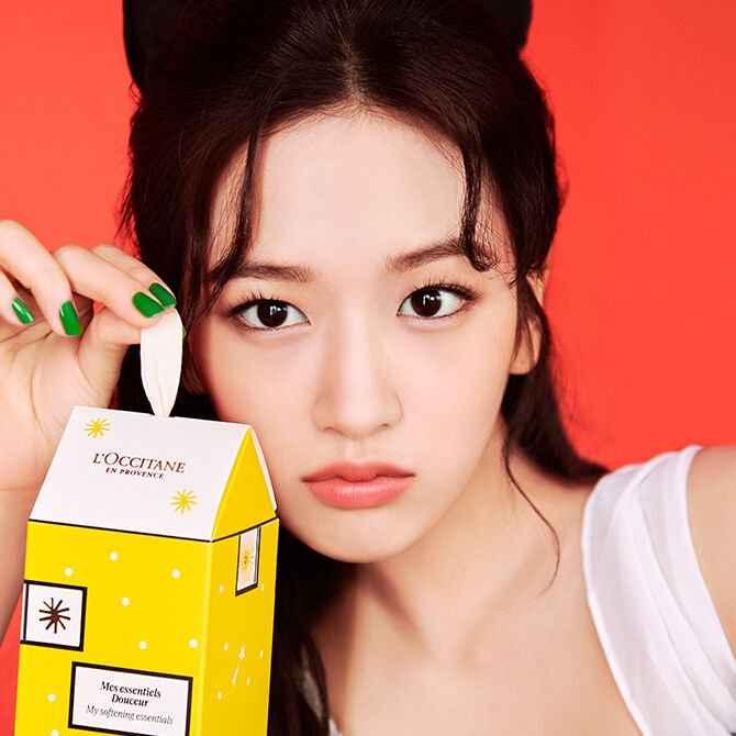Gift & Decorate <br>집에서 꾸미는 <br> 마이 에센셜 오너먼트